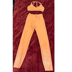 Beyond Yoga Peach Metallic Silver Ombre Athletic Set
